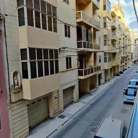 Amery R1 Apartment Sliema Bagian luar foto