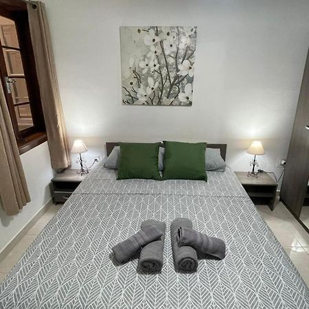 Amery R1 Sliema Bagian luar foto